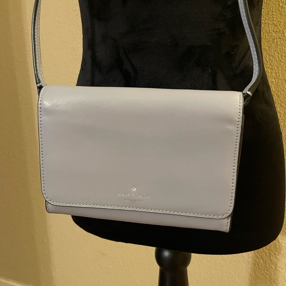 Kate Spade Light Gray Crossbody Bag (Never been used)